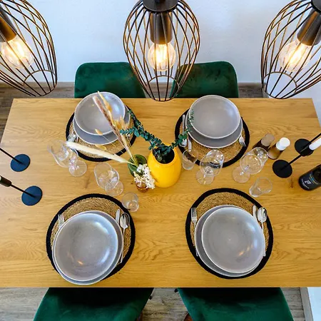 Mit Sonnenbalkon & Parkplatz Apartament