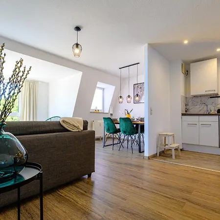 Mit Sonnenbalkon & Parkplatz Neustadt an der Weinstraße