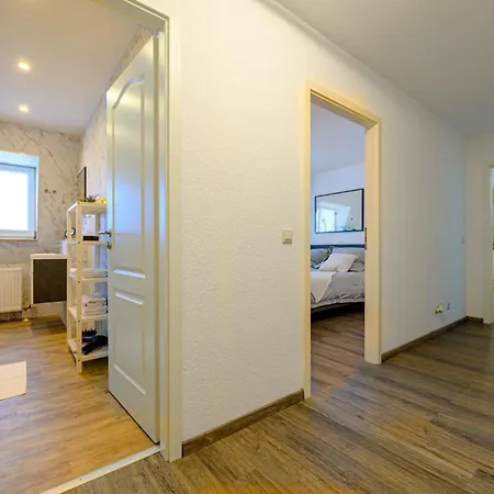 Mit Sonnenbalkon & Parkplatz Apartament *