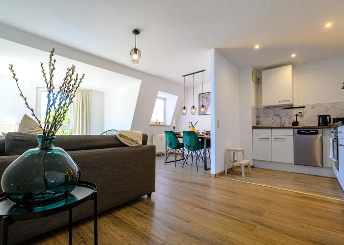 Mit Sonnenbalkon & Parkplatz Neustadt an der Weinstraße