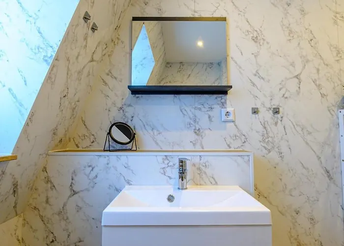 Mit Sonnenbalkon & Parkplatz Neustadt an der Weinstraße