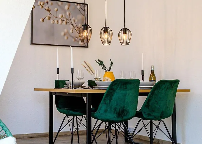 Mit Sonnenbalkon & Parkplatz Neustadt an der Weinstraße